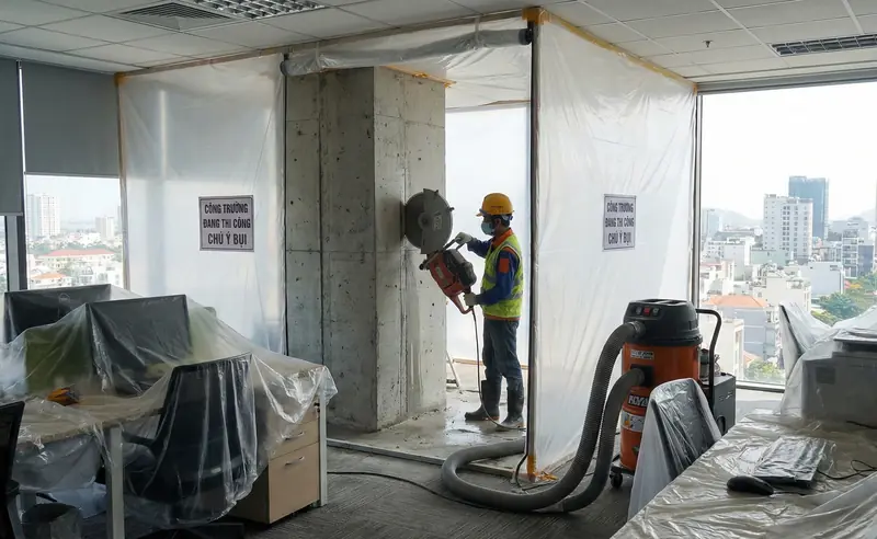 khoan cắt bê tông trong văn phòng